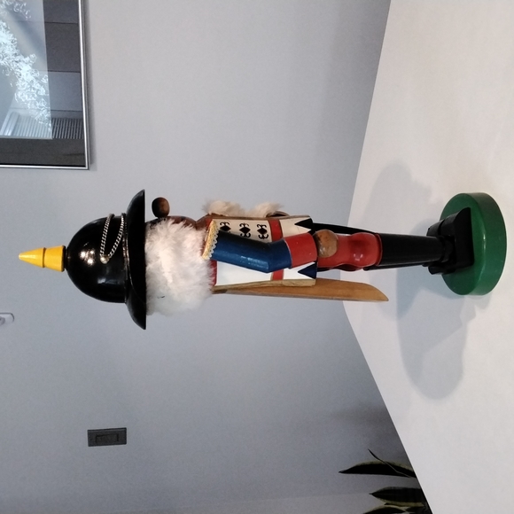 20" Soldier Nutcracker - Picture 4 of 7